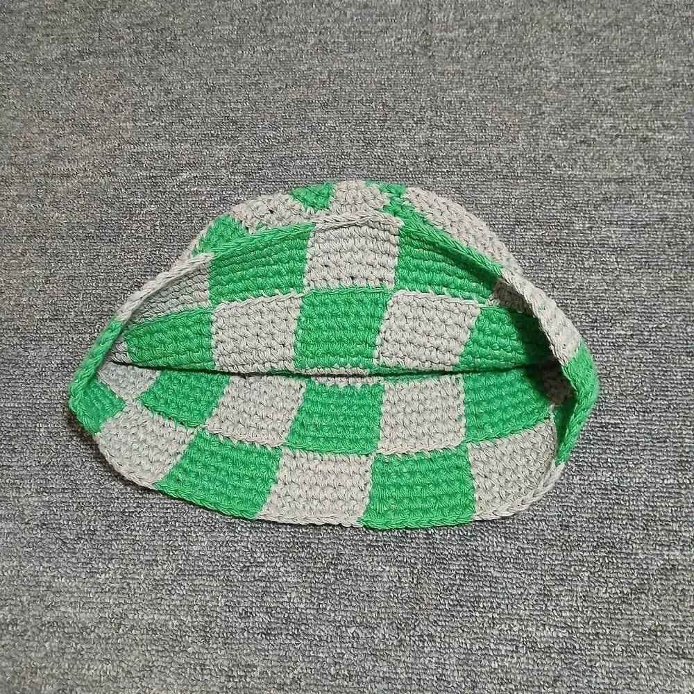 Womens hand made bucket hat emerald green crochet knit check plaid gray